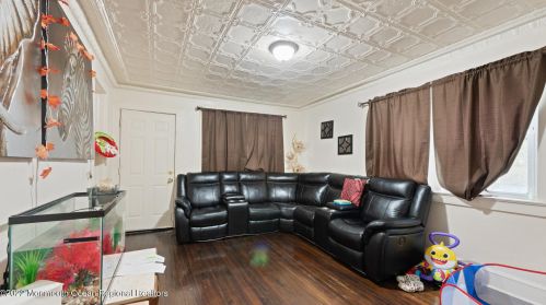 1512 Summerfield Ave, Tinton Falls NJ 07712-6918 exterior