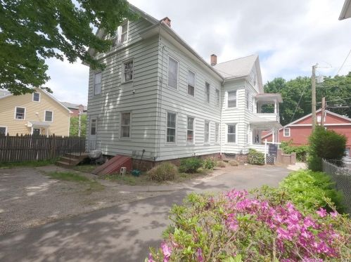 17 Alsop Ave, Middletown CT  06457-2801 exterior