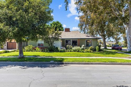 1022 21st St, Santa Ana, CA 92706-3027