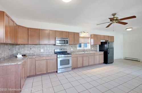 1415 Asbury Ave, Tinton Falls NJ 07712-5701 exterior