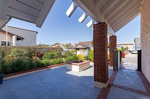 11599 Midway Dr, Cypress, CA 90630-5530