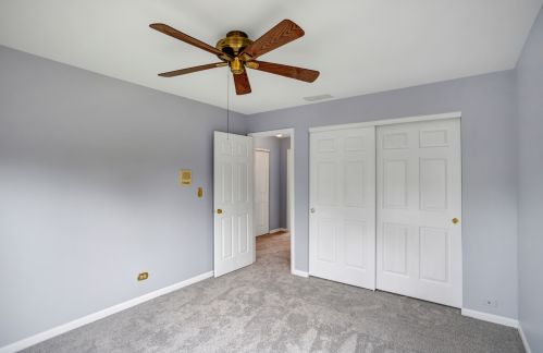 841 Tamarac Dr, Carol Stream IL  60188-4427 exterior