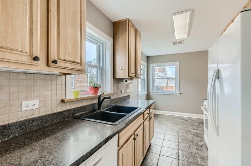 7022 Keeney St, Niles IL  60714-3038 exterior