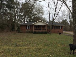 362 Bucksnort Rd, Griffin, GA 30224-7736