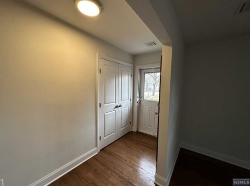 204 Summit Ave, N Milford, NJ 07646-1715