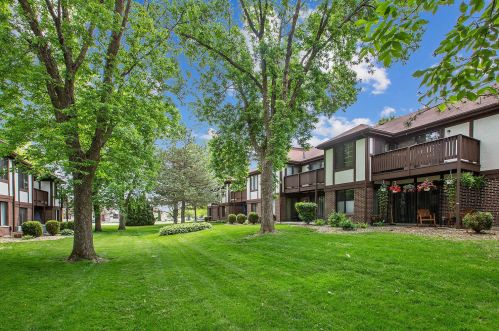 949 Patricia Ln, Crete IL  60417-1376 exterior