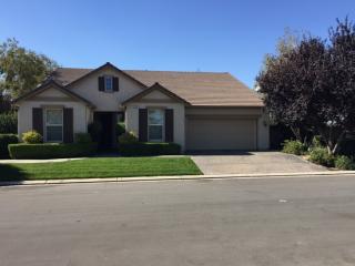 1531 Windsong Dr, Tulare, CA 93274-7453
