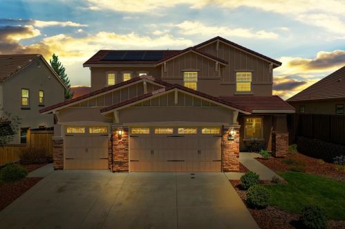 2117 Hidden Falls Dr, Folsom, CA 95630-6317