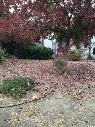 1653 Country Club Dr, Glendale, CA 91208-2038