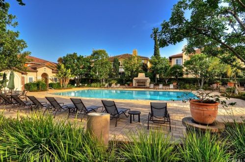 21 Lilac, Irvine CA  92618-6909 exterior