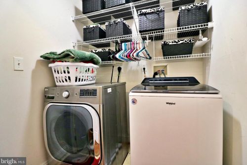 1756 Johnnycake Ln, Harpers Ferry WV 25425-6078 exterior