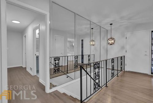 3007 Dogwood Dr, Atlanta GA  30344-3905 exterior