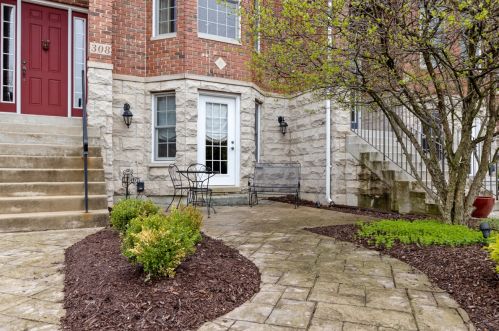 308 Fremont St, Naperville, IL 60540-4313
