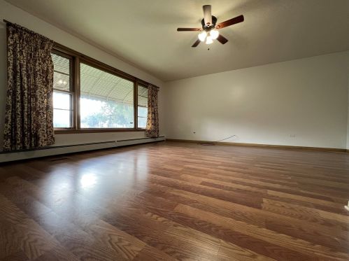 5554 Leland Ave, Chicago, IL 60630-3513