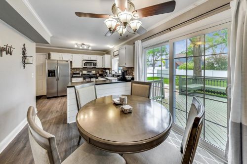 1045 Big Eagle Trl, Carol Stream IL  60188-9153 exterior