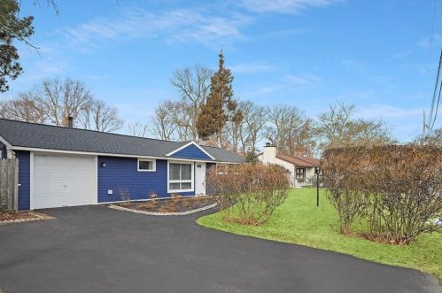 69 Haverhill Ave, Warwick, RI 02886-1914