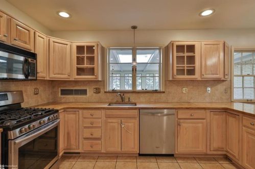 415 Ott St, Allentown PA  18104-6151 exterior