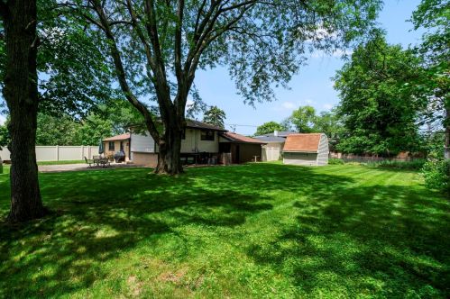 1043 Walter St, Lemont IL  60439-3991 exterior