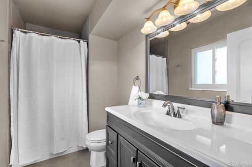 2572 Pagosa Way, Aurora CO 80011-4930 exterior