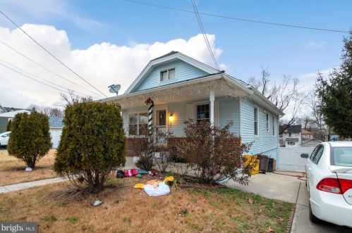 428 Velde Ave, Camden, NJ 08110-3831