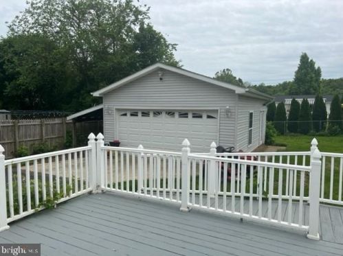 194 Evergreen Dr, Charles Town WV 25414-5872 exterior