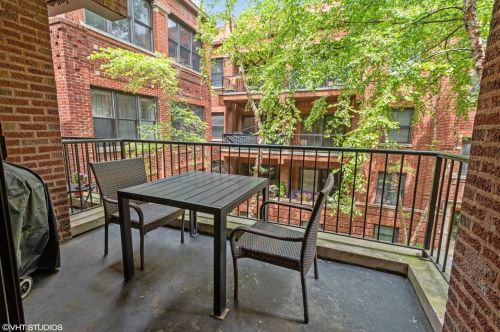 6614 Ashland Ave, Chicago IL  60626-6400 exterior