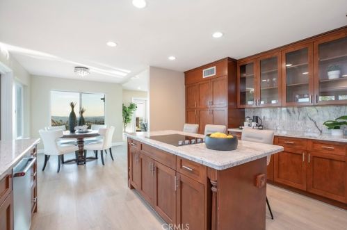 815 Moorside Dr, Glendale CA  91207-1135 exterior