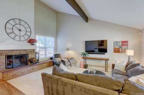 7870 Valentia St, Englewood, CO 80112-3302