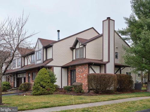 1 Aragon Ct, Trenton, NJ 08628-2232