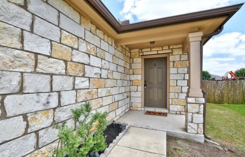 291 Voyager Cv, Uhland TX  78640-6131 exterior