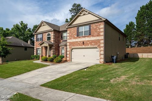 227 Traditions Dr, Loganville, GA 30052-2150