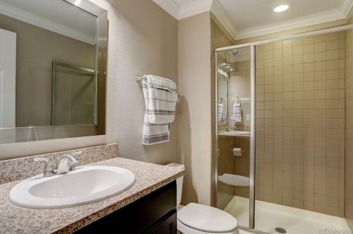 7275 Oak Hill Ct, Aurora CO 80018-1734 exterior