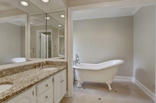 4300 Elizabeth Ln, Atlanta GA  30339-5320 exterior