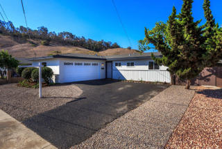 3203 Carolyn Cir, Oceanside, CA 92054-3840