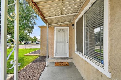 951 Palm Dr, Colton, CA 92324-2558
