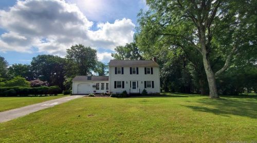 12 Pilgrim Dr, Windsor, CT 06095-1909