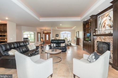 253 Bonnybrook Rd, Carlisle PA 17013-4214 exterior