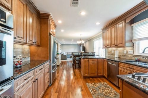 19 Cottonwood Dr, Dover NJ  07869-4707 exterior