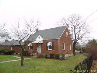 903 Cambridge Ave, Bethlehem, PA 18018-3220