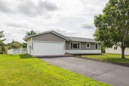 1210 Carriage Hills Dr, Spectacle Lake, MN 55008-3716