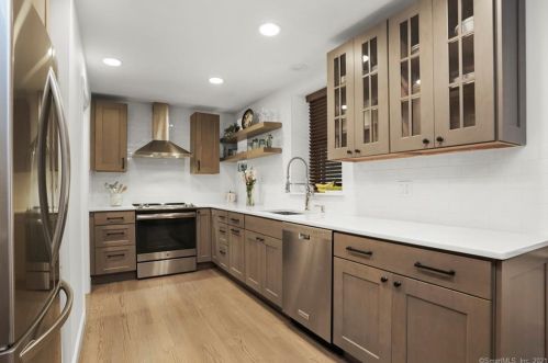 15 Lafayette Ct, Greenwich, CT 06830-5325