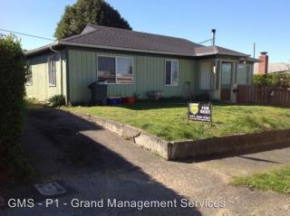 1672 Grant St, North Bend OR  97459-1920 exterior