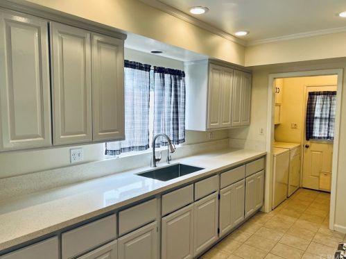 1014 Santa Clara Ave, Santa Ana, CA 92706-3063