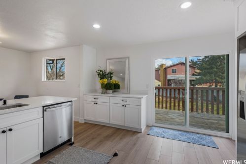 10007 Marble St, Sandy UT 84094-4027 exterior