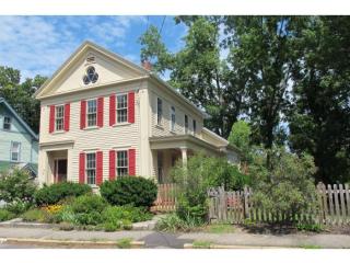 47 Mount Vernon St, Somersworth, NH 03878-2642