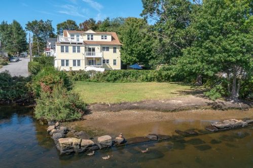 7 Remington St, Warwick, RI 02888-1639