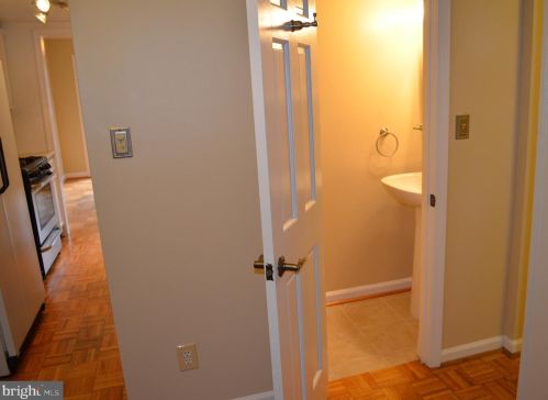 8902 16th St, Silver Spring MD 20910-2231 exterior