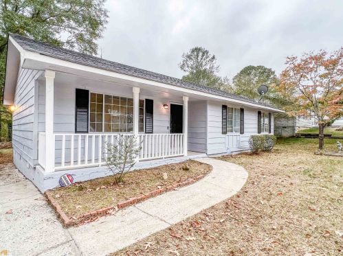 3267 Creekwood Dr, Rex GA 30273-2117 exterior