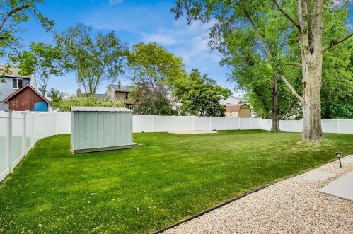 1045 Big Eagle Trl, Carol Stream IL  60188-9153 exterior