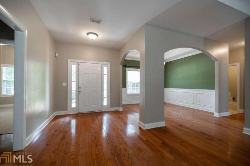 1050 Brookshire Dr, Bogart, GA 30622-8701